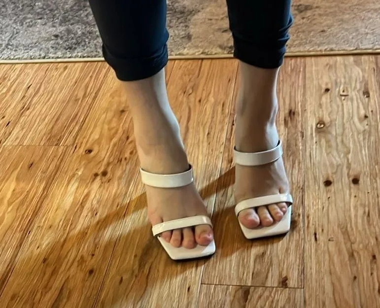 Nine West white open toe heels - Image 5