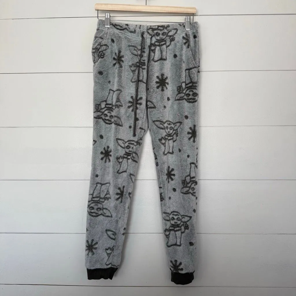 Star Wars Women’s Small Grogu Fuzzy Pajama Set - Image 5