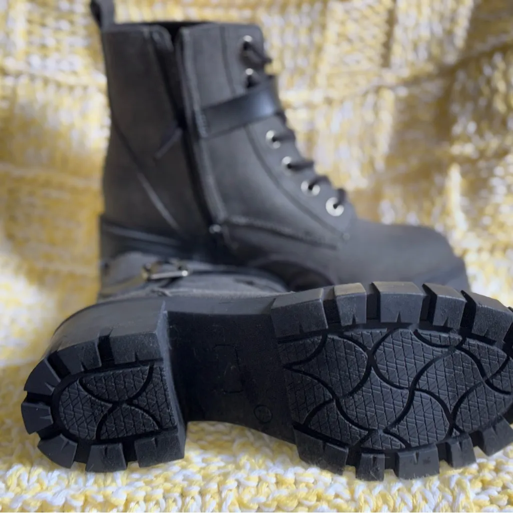 SO Black Combat Moto women Boots with Rugged Sole size 7.5 Black - Image 4