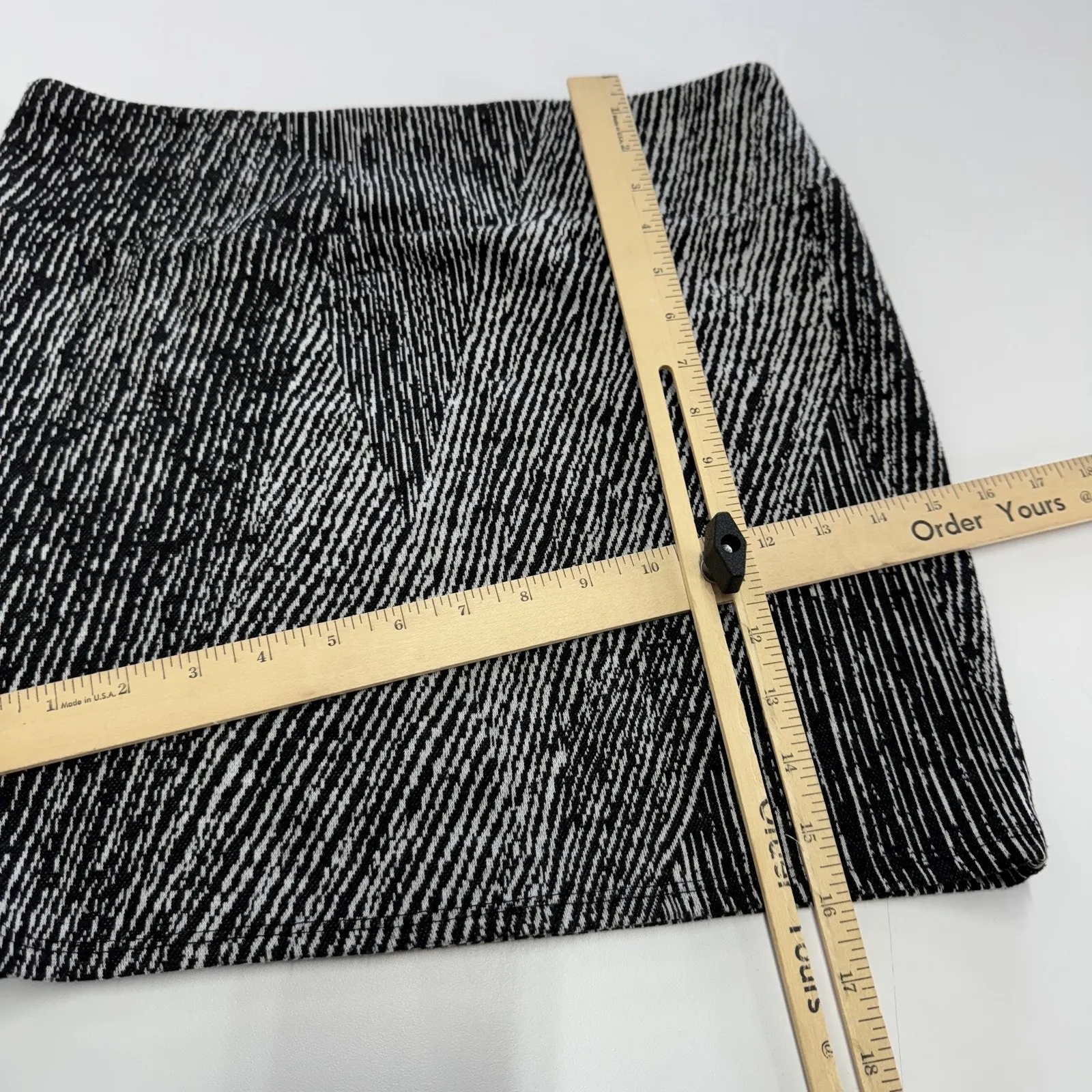Aqua‎ Skirt Womens Small Black White Geometric Mini Bodycon Stretch Patterned - Image 5