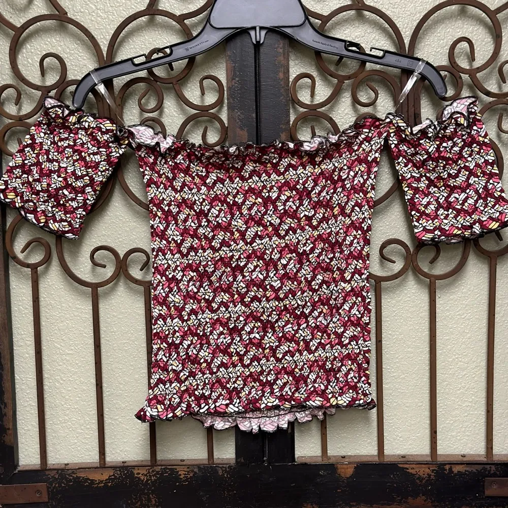 Liberty Love ruched crop top with attached sleeves - Image 2