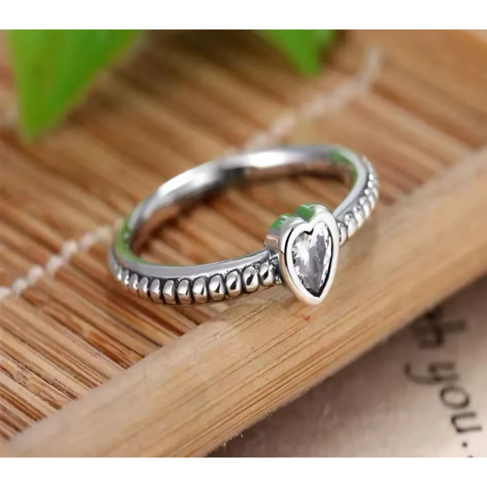 NEW Women's Milgrain 925‎ Sterling Silver Diamond Simulant Heart Ring Size 6.5 - Image 6