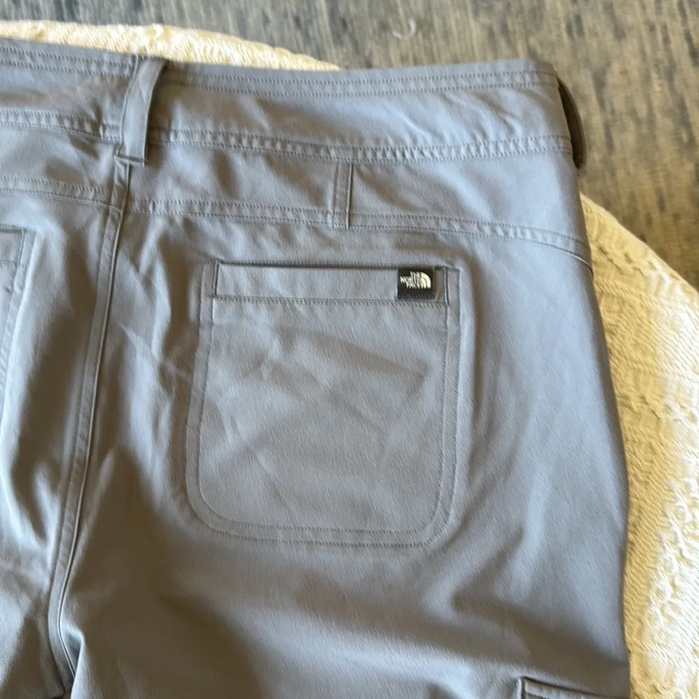 The North Face Gray Cargo Pants Lightweight and Quick-Drying - Image 10