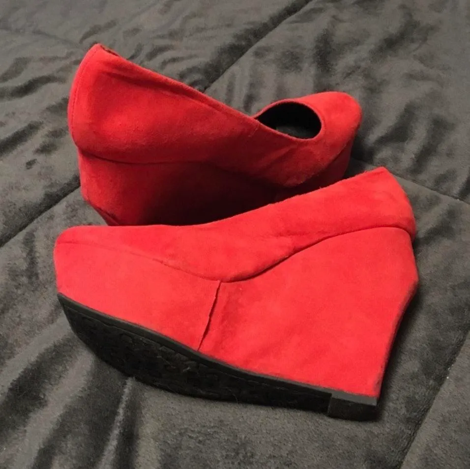 Red Velvet Platform Heels 9.5 - Image 2