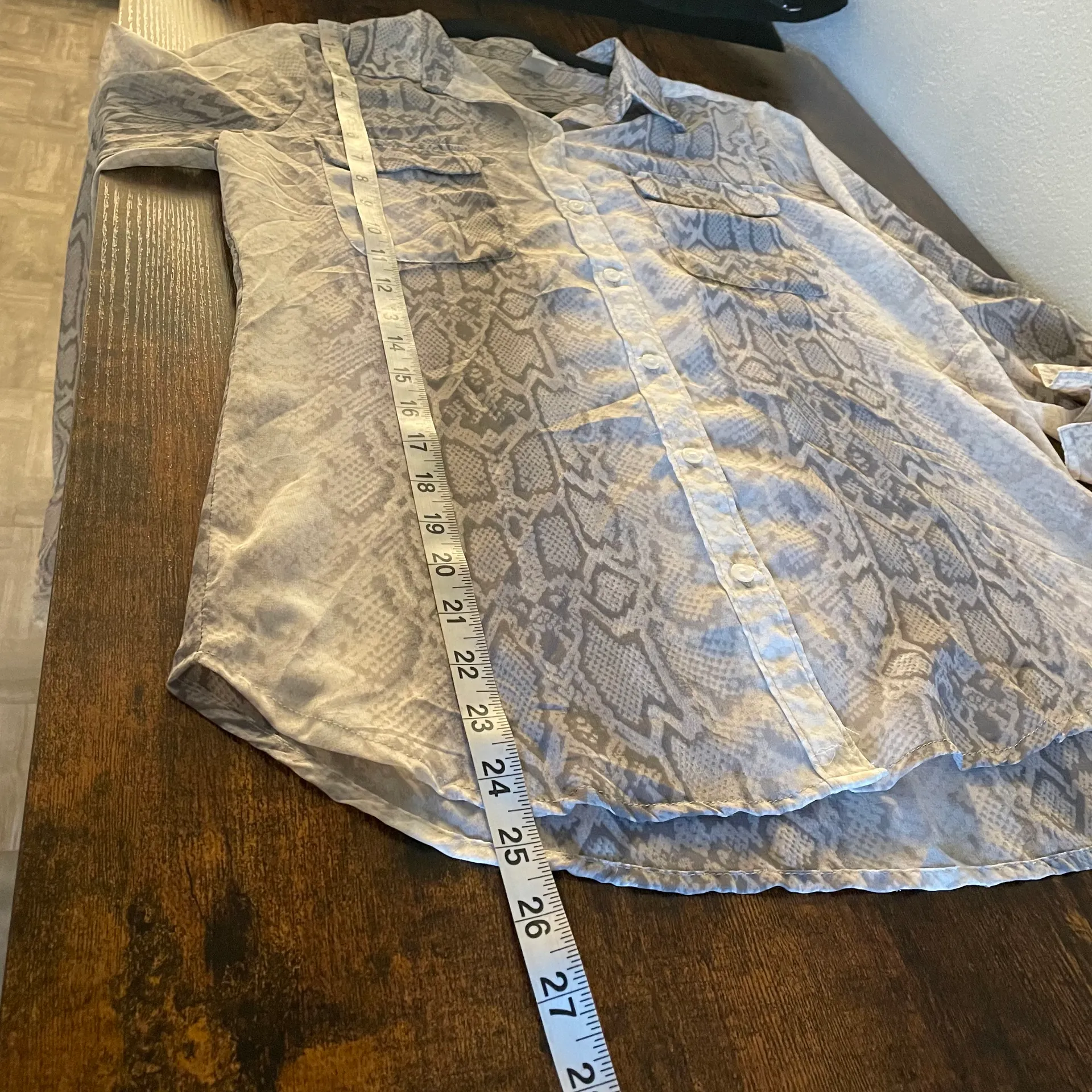 Old Navy snake print button up blouse - Image 9