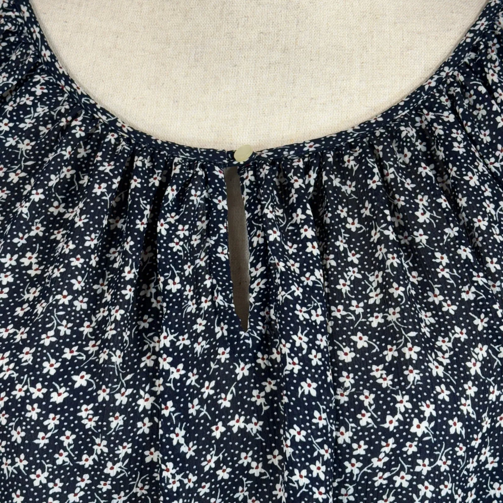 Chaps X-Large Top Floral 3/4 Ruffled Bell Sleeves Keyhole Lightweight Pleated - Image 2