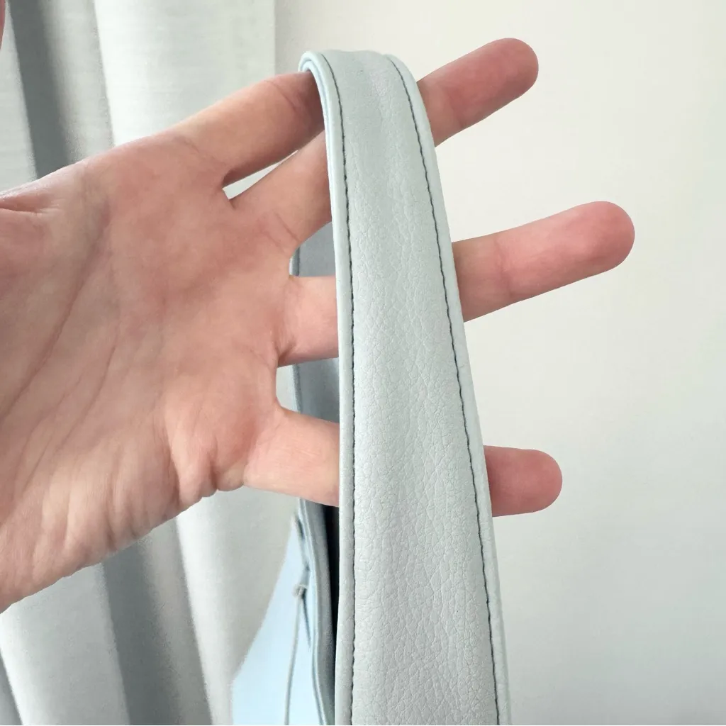 NWOT Vintage Y2K XOXO Baby Blue Shoulder Bag w/buckle - Image 13