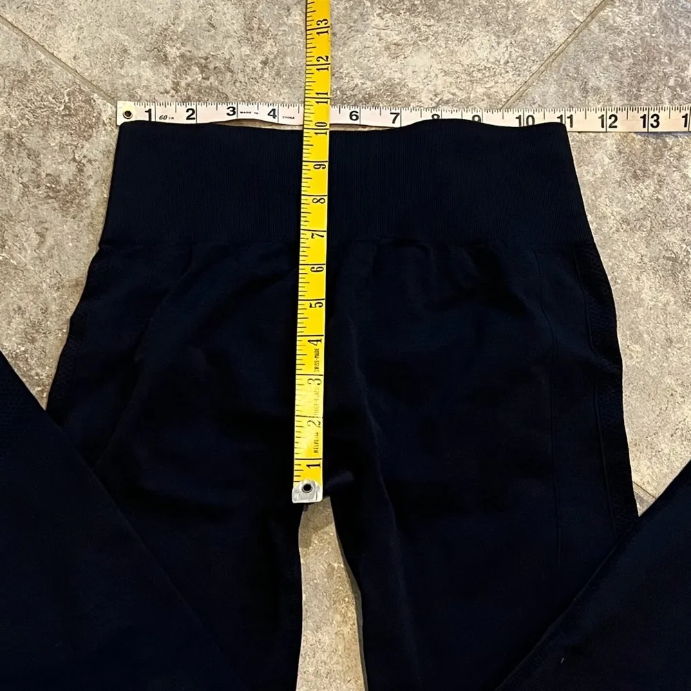 NEW High Rise Scrunch Butt Stretch Slimming Black Leggings Medium women’s - Image 9