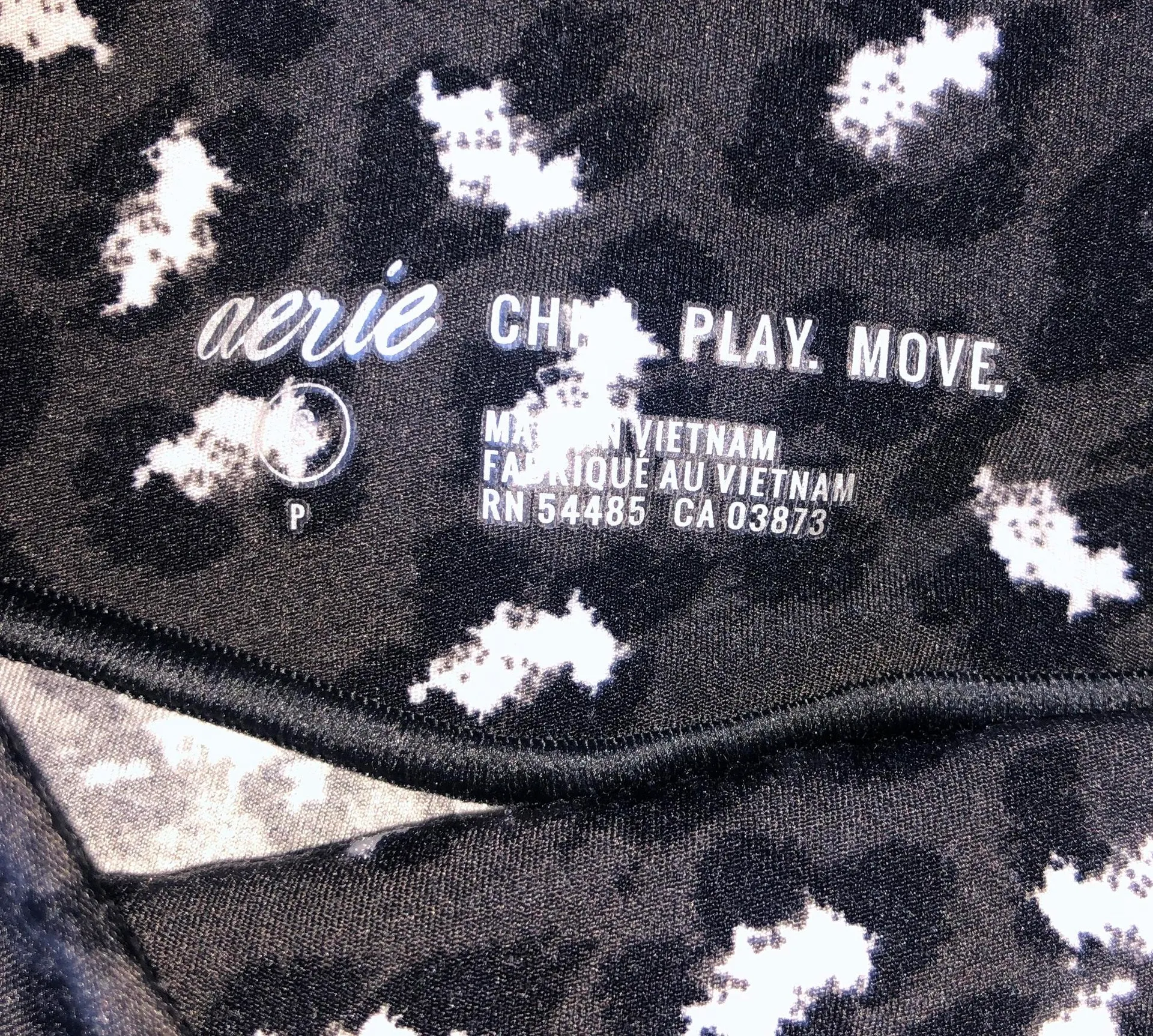 dark grey cheetah crossover v leggings - Image 4