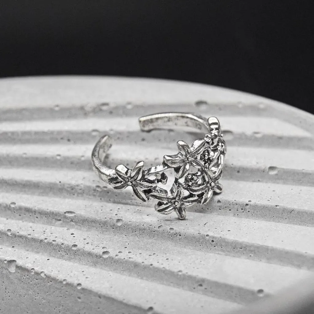 Tropical Plumeria Hawaiian Flowers Ring Silver - Image 2