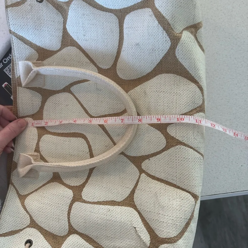 Nordstrom Giraffe prnt handbag - Image 6