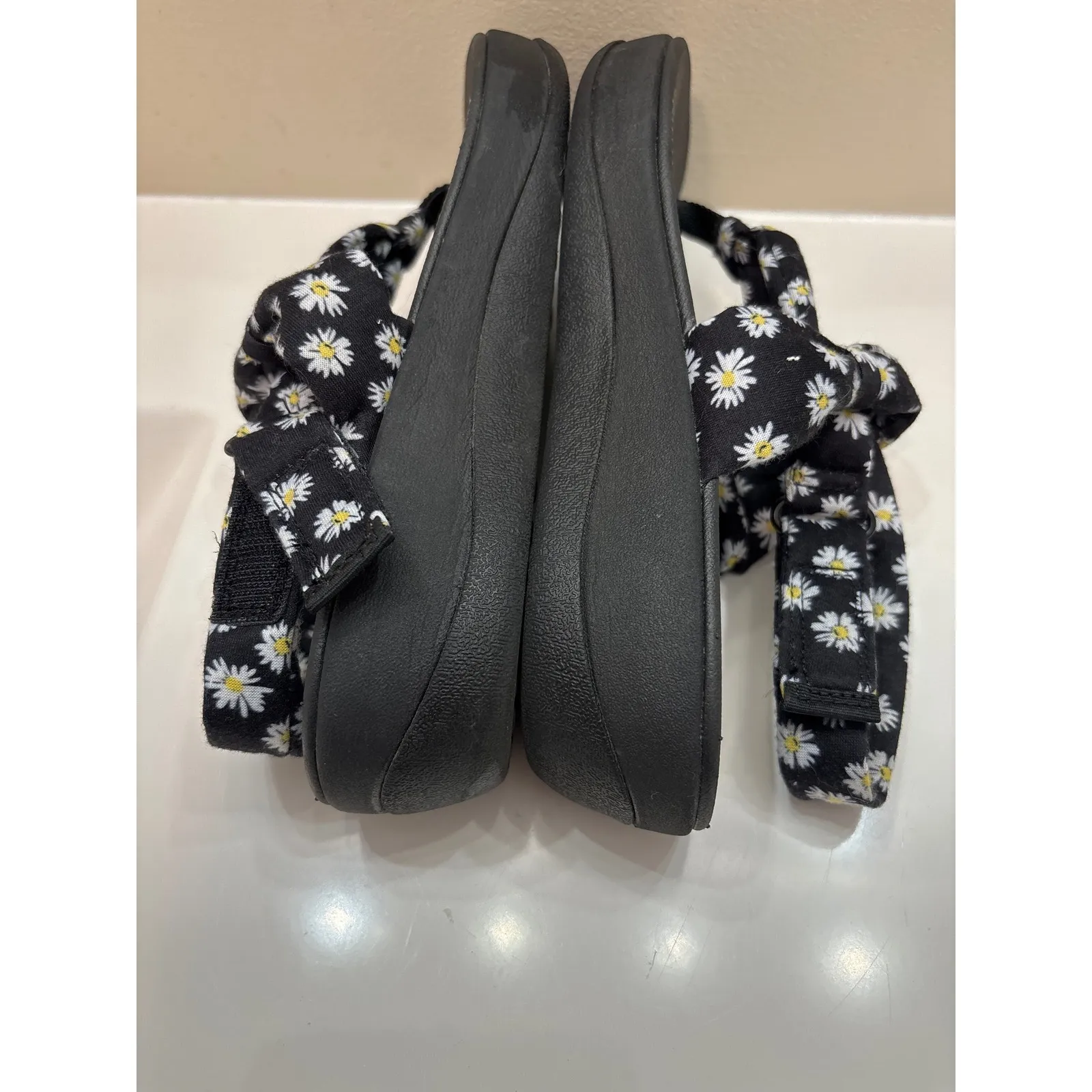 Clarks Cloudsteppers Women's Sandals‎ Size 8M Black Daisy Adjustable Strap - Image 4