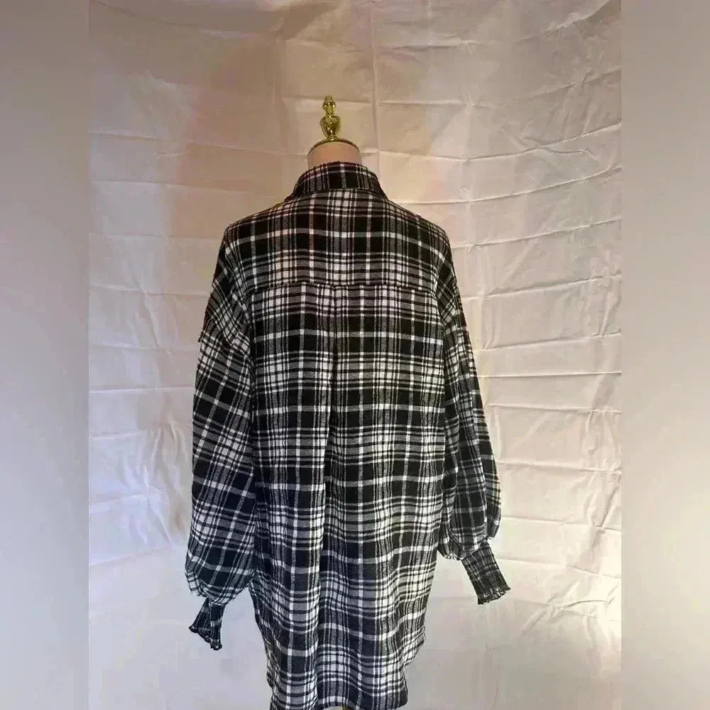 Black and White Plaid Oversized Button Down Shirt Size L - Image 3