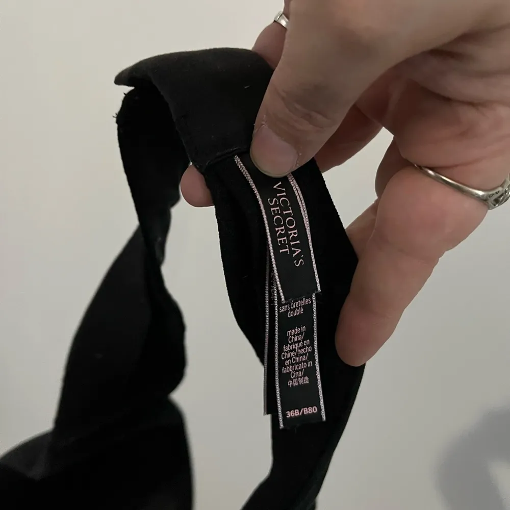 Victoria’s Secret VS Body by Victoria black lined strapless bra size 36B - Image 4