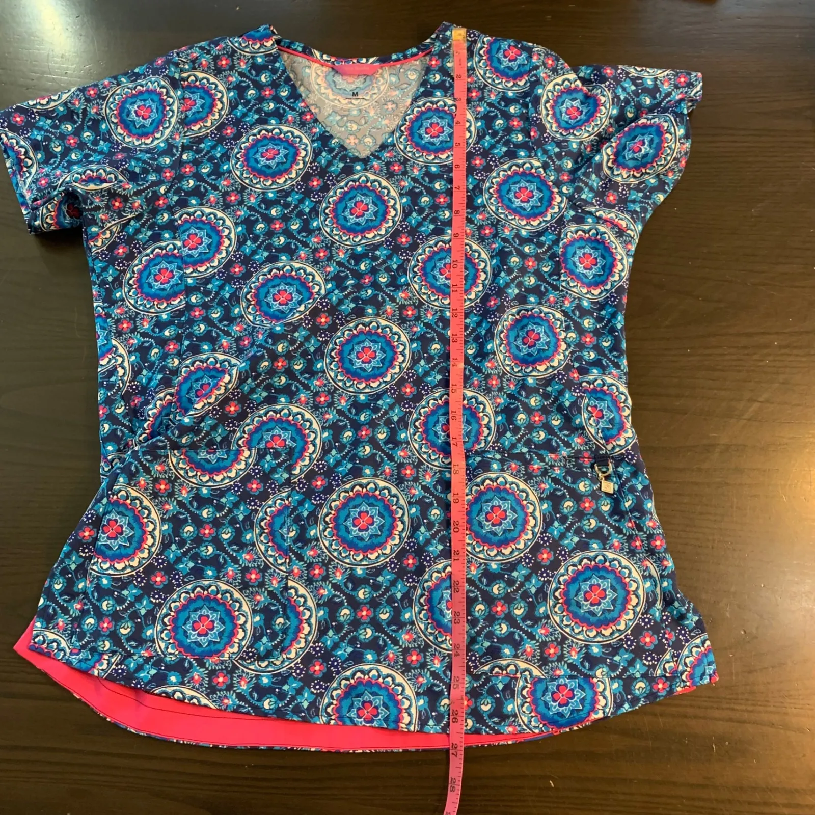 Vera Bradley Women's Size M Blue Floral Print V Neck Scrub Top Short Sleeve - Image 8