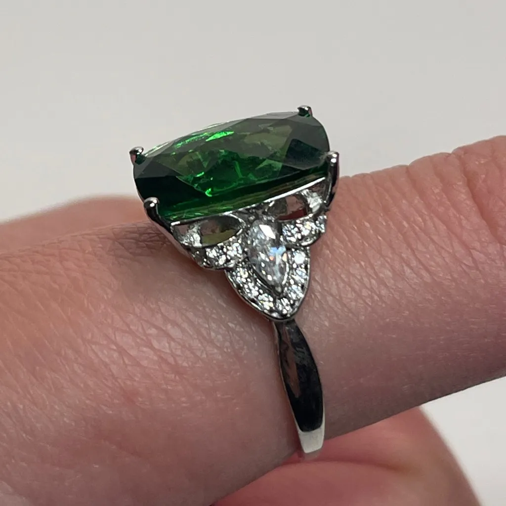 STAUER STERLING SILVER CZ RING HIGHLY FACETED GREEN CENTER STONE LIKE NEW size 8 - Image 5