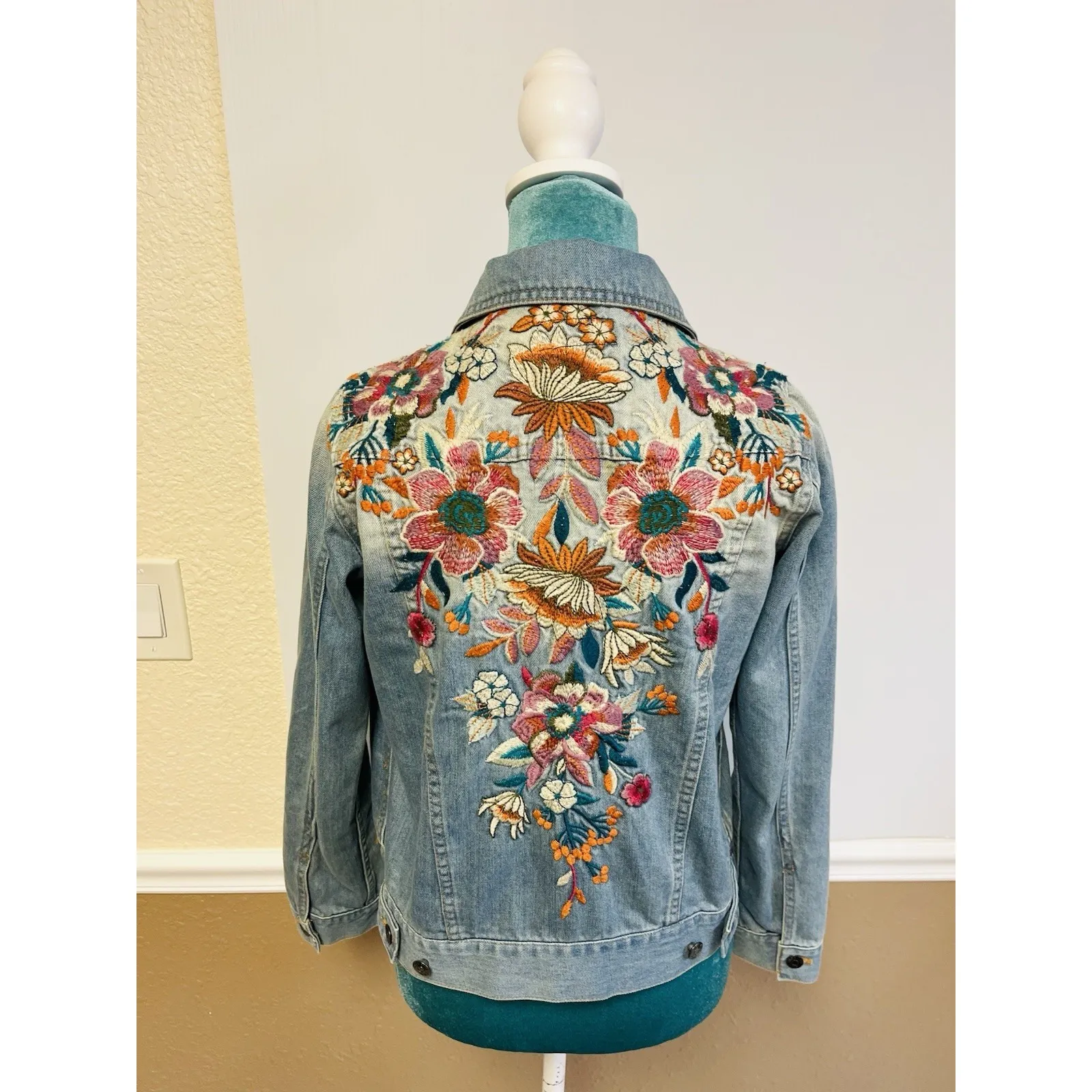 Johnny Was Nena Floral Embroidered Denim Jean Jacket Boho Size Small - Image 3