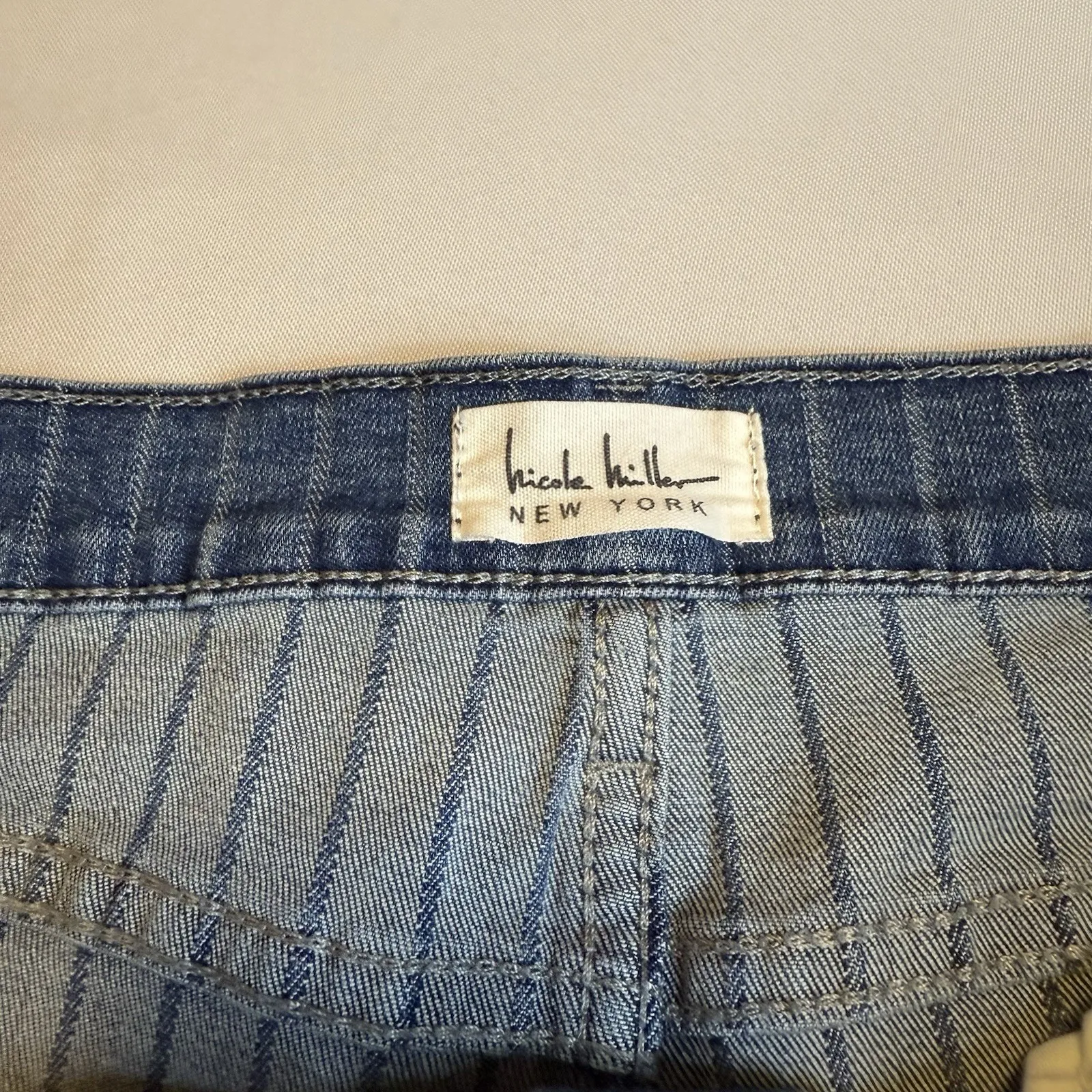 Nicole Miller Womens Pinstripe Tribeca Rolled Cuff Mid Rise Denim Shorts Sz 16 # - Image 6