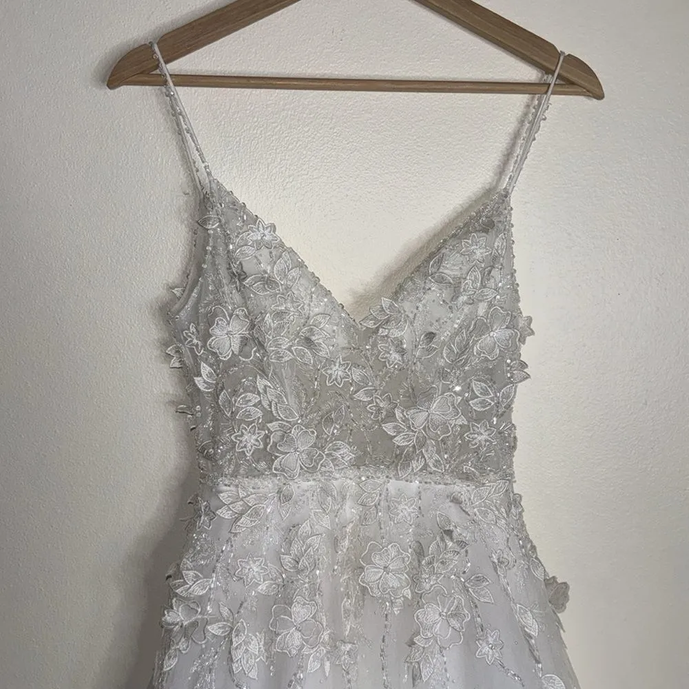 APPLIQUED V NECK SLEEVELESS OPEN BACK A LINE GOWN embellished dress - Image 4