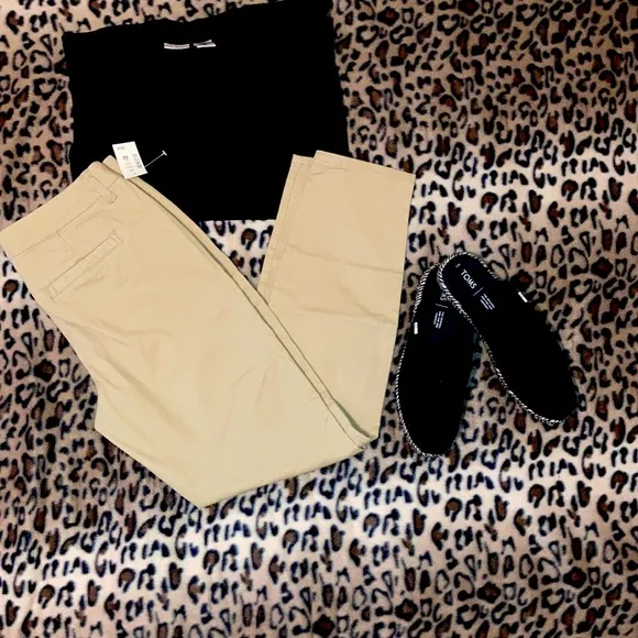 AEROPOSTALE Khaki Pants Women’s Size 4 Short Low Rise Skinny Pants Khaki Chinos - Image 2