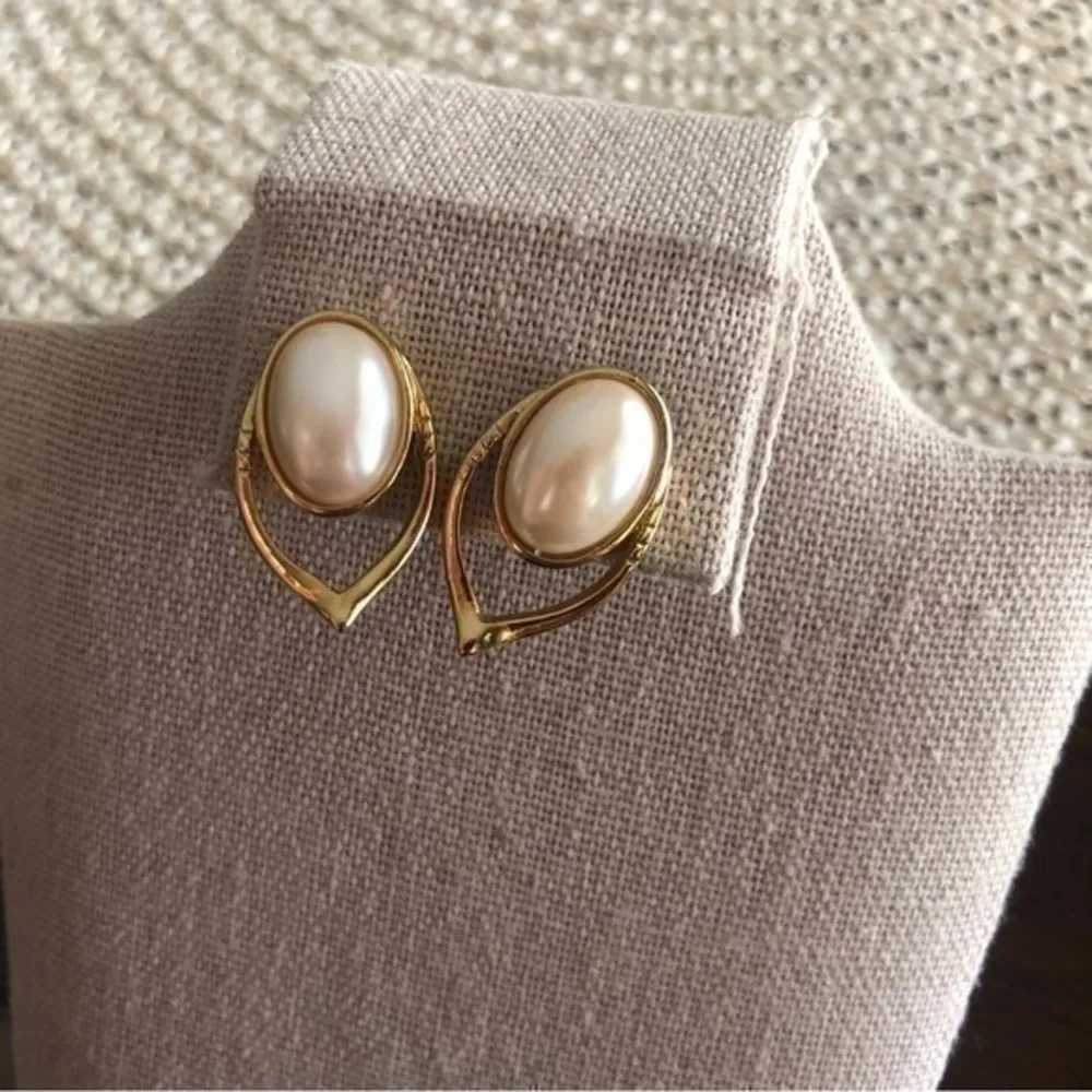 Vintage Made in the USA Earring - Image 2