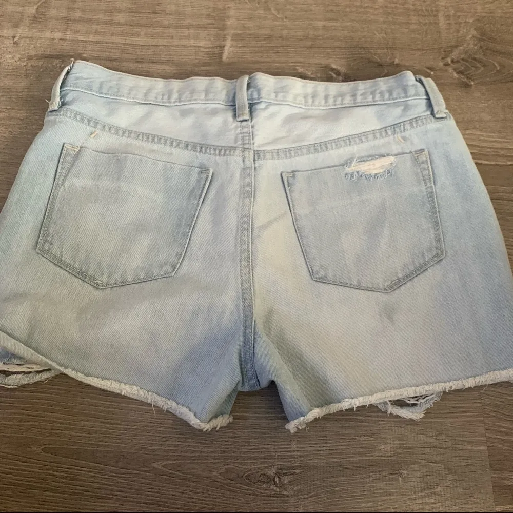 Mossimo Denim Light Blue Distressed Shorts Boyfriend MIDI Size 8 - Image 5