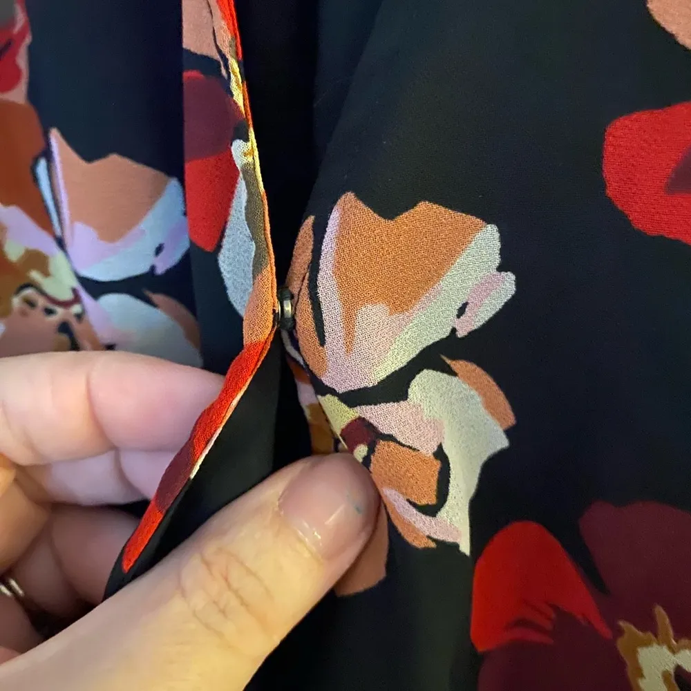 Madewell Effie Black Floral Wrap Top - Image 11