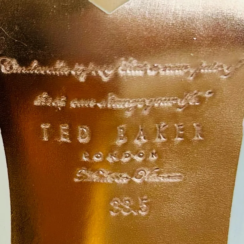 Ted Baker Asellys Stiletto Heel Bow Detail Court Shoes, Ivory, size 38.5 NWOT White - Image 9