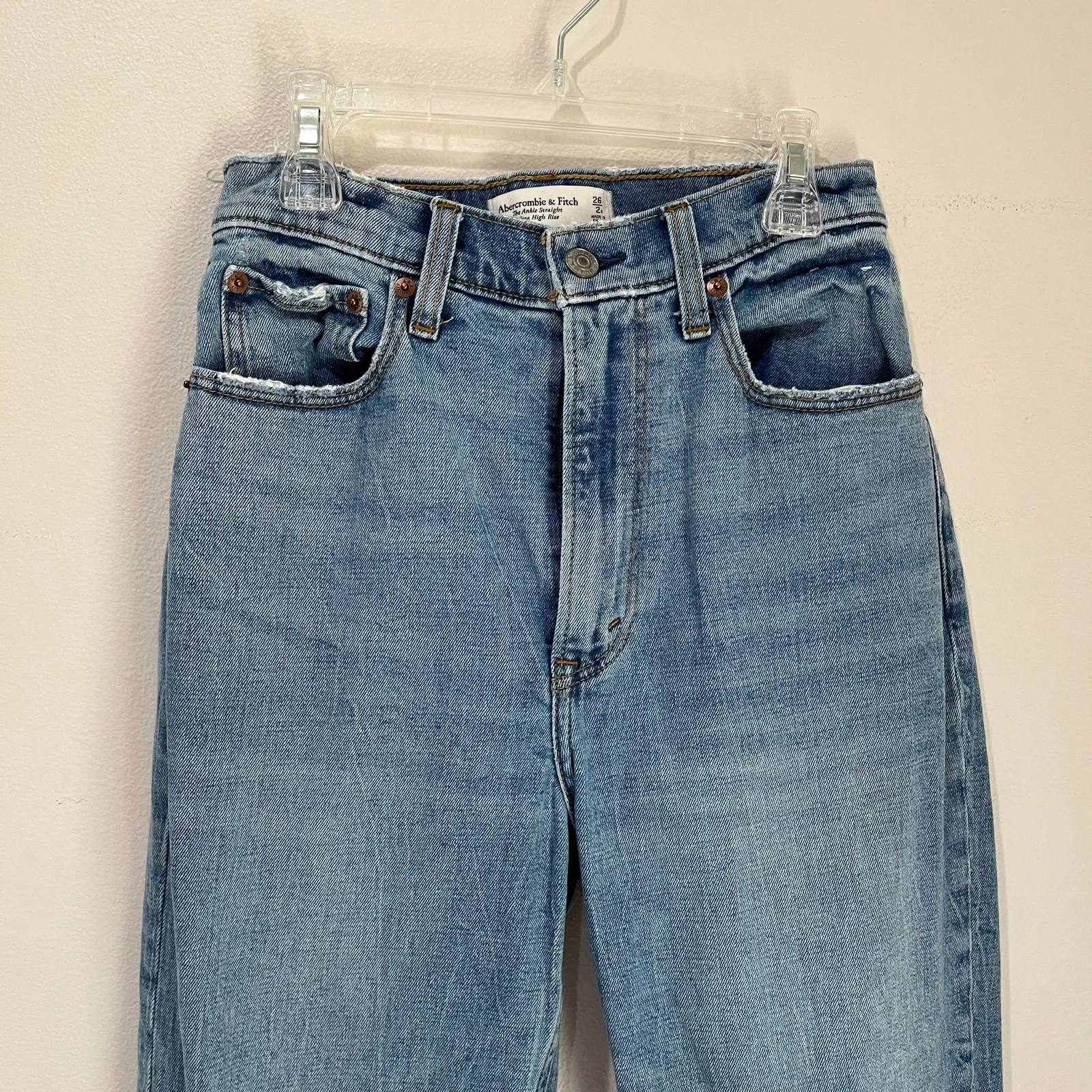 Abercrombie & Fitch Ultra High Rise Ankle Straight Light Blue Jeans Sz 26 - Image 3