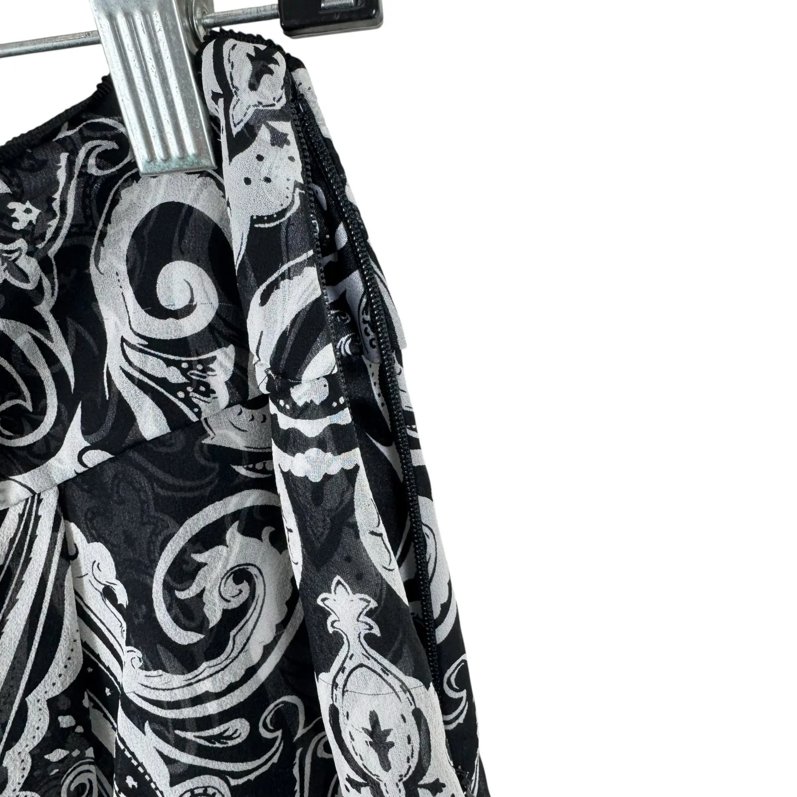 White House Black Market 100% Silk Black White Bubble Hem Mini Skirt Size 4 - Image 4