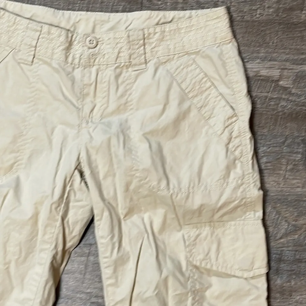 Women’s Size 2 Cargo Capri Low Rise Y2K Streetwear Minimalist 90s - Image 2