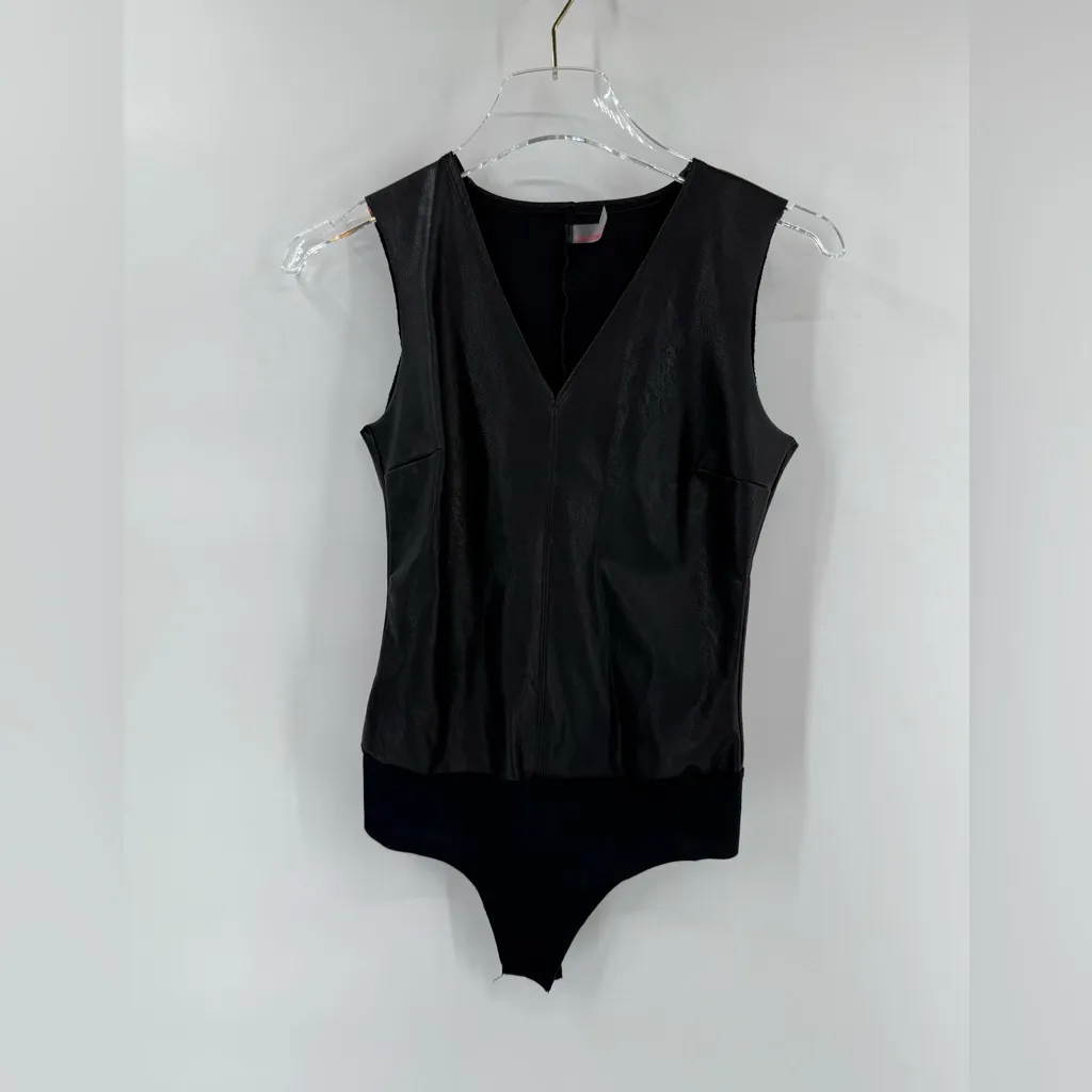 Commando
Faux Leather V-Neck Bodysuit size small - Image 5