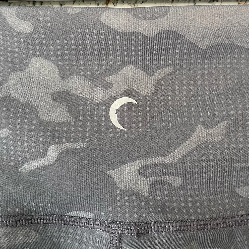 Zyia Leggings Gray Battleship Camo Luxe Hi Rise 7/8 Length Size 14-16 - Image 4