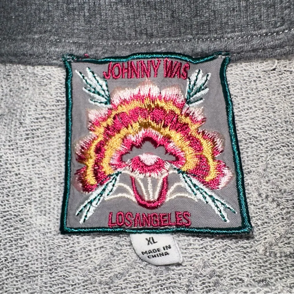 Johnny Was Raglan Sweatshirt Medium Gray Floral Bird Embroidery Crewneck Top EUC - Image 8