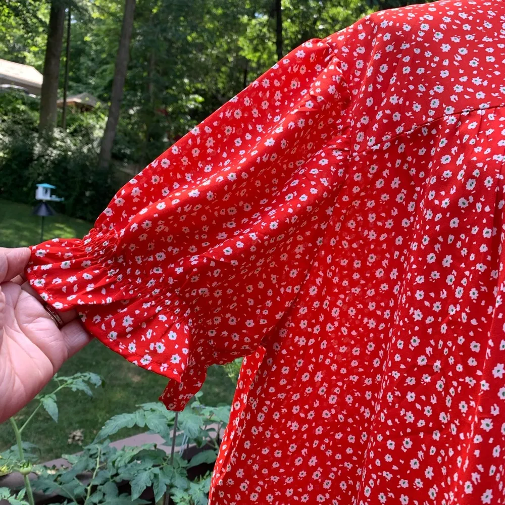 Love, Olive Co Blouse Women's 3X Red floral mock Neck Short Sleeve Top - Image 3