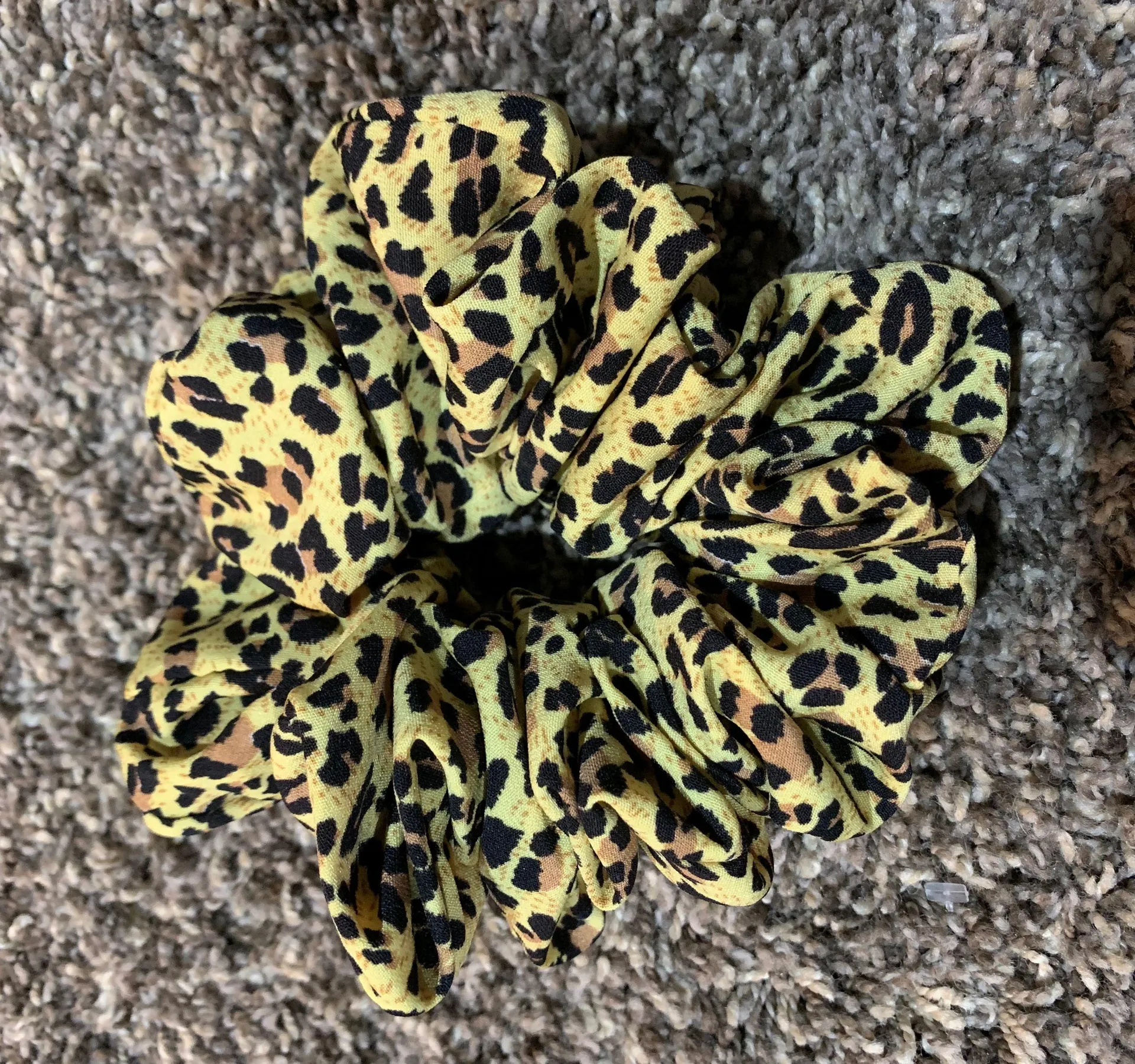 Yellow cheetah oversized hair scrunchie - Image 2