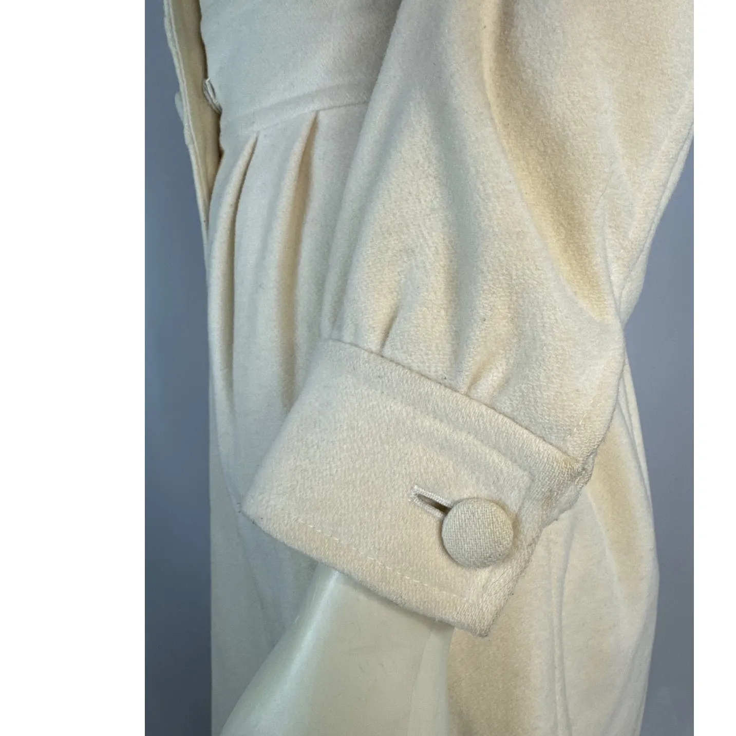 Retro Halogen fitted cream peacoat size medium - Image 14