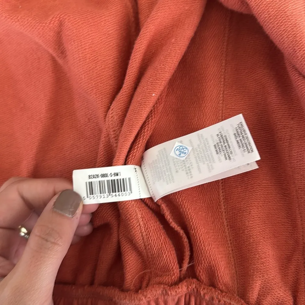 Gymshark X Kathryn & Kendra cropped hoodie - Image 8