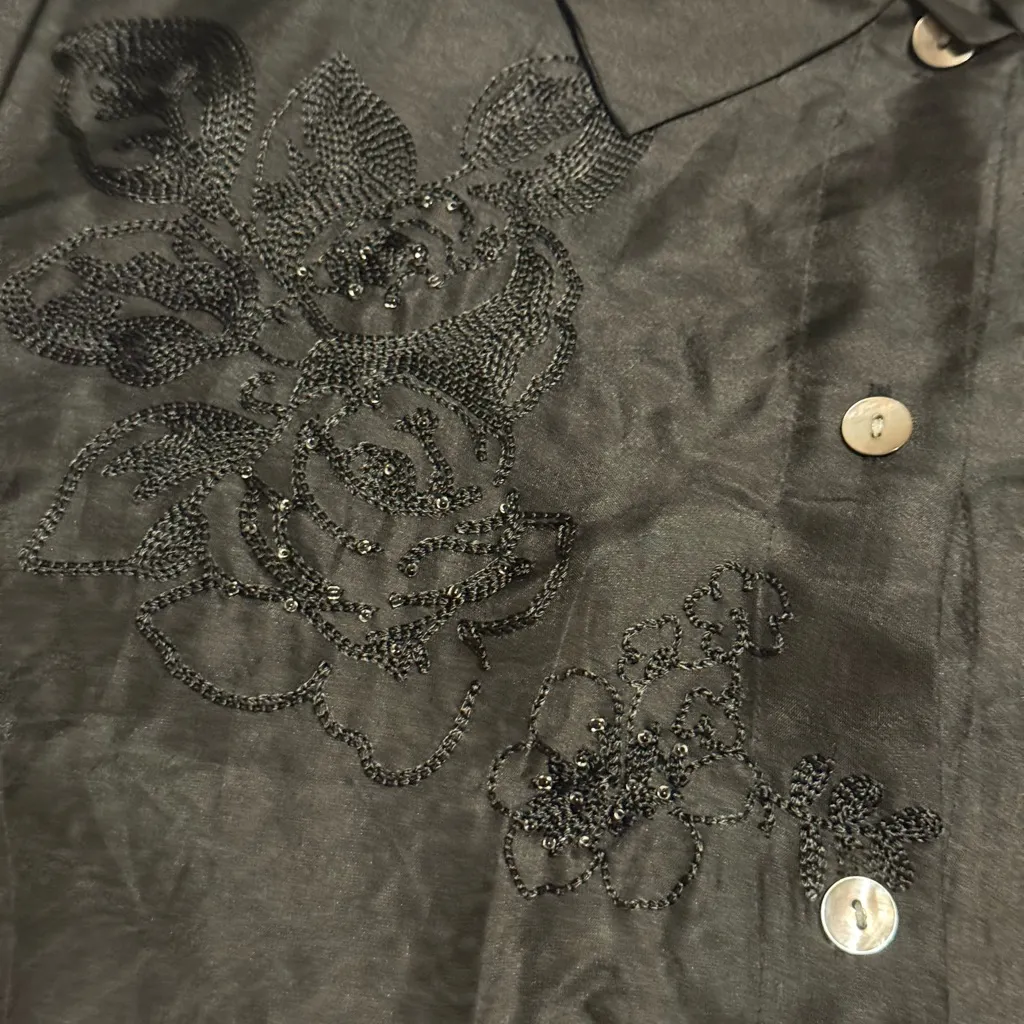 ✨Vintage Laura Ashley Silk Button-Up Blouse Size M - Image 5