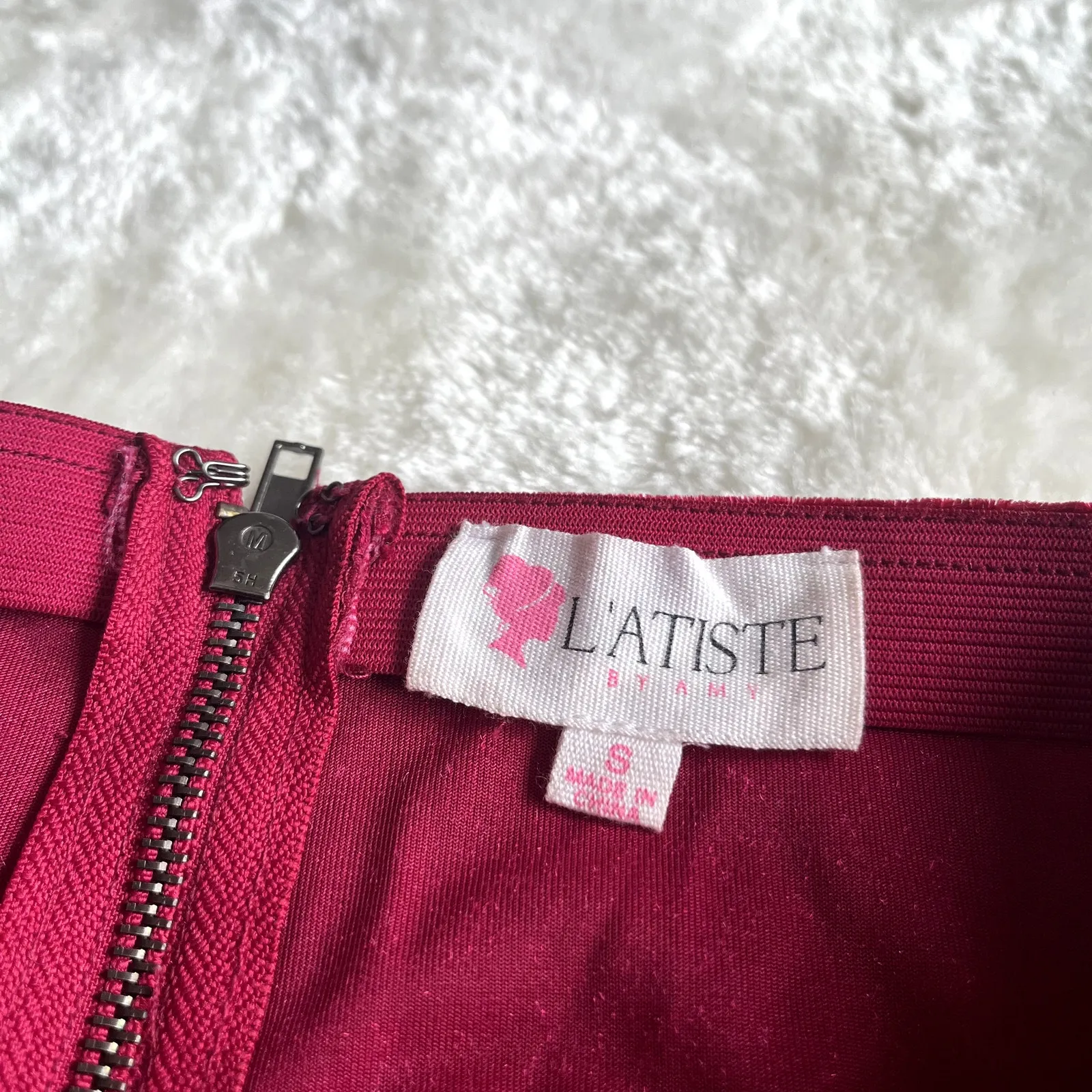 L’Atiste | Red Velour Short Mini Pencil Skirt | Size S - Image 5