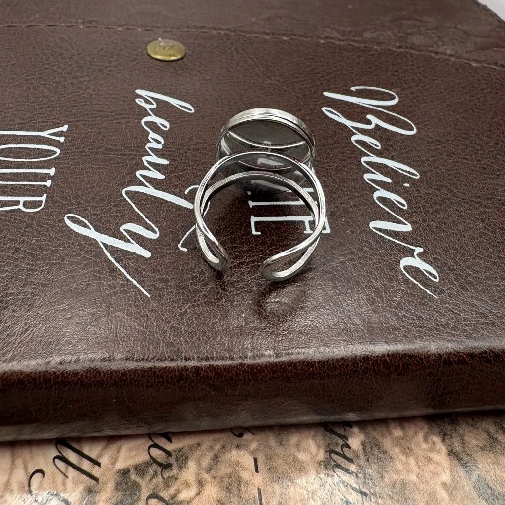 Handmade Ring w/ Vintage 1970s Green Glitter Cabochon Adjustable - Image 2