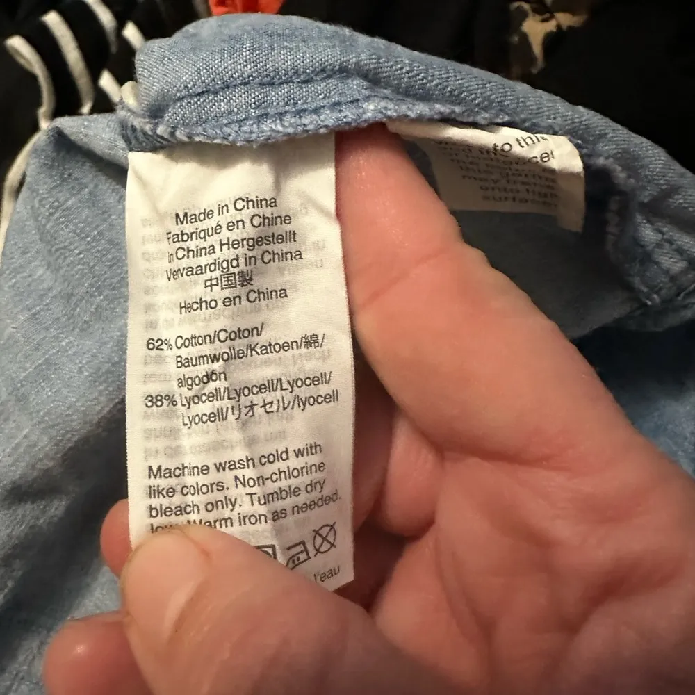 Madewell long sleeve Denim Tie-Front Shirt in Hillford Wash size S - Image 5