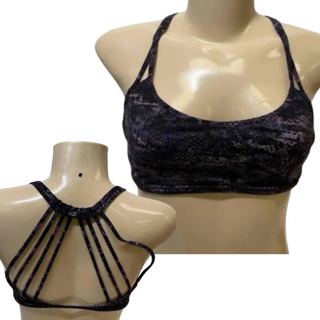 Lululemon Invigorate Bra
Rip Wave Purple Thunder Black / Black Size 6 - Image 4