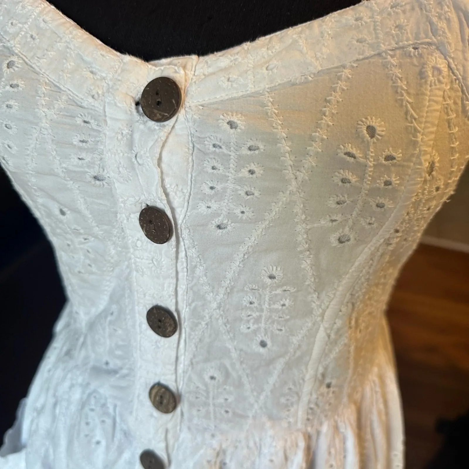 J Gee White Eyelet Button - Image 8