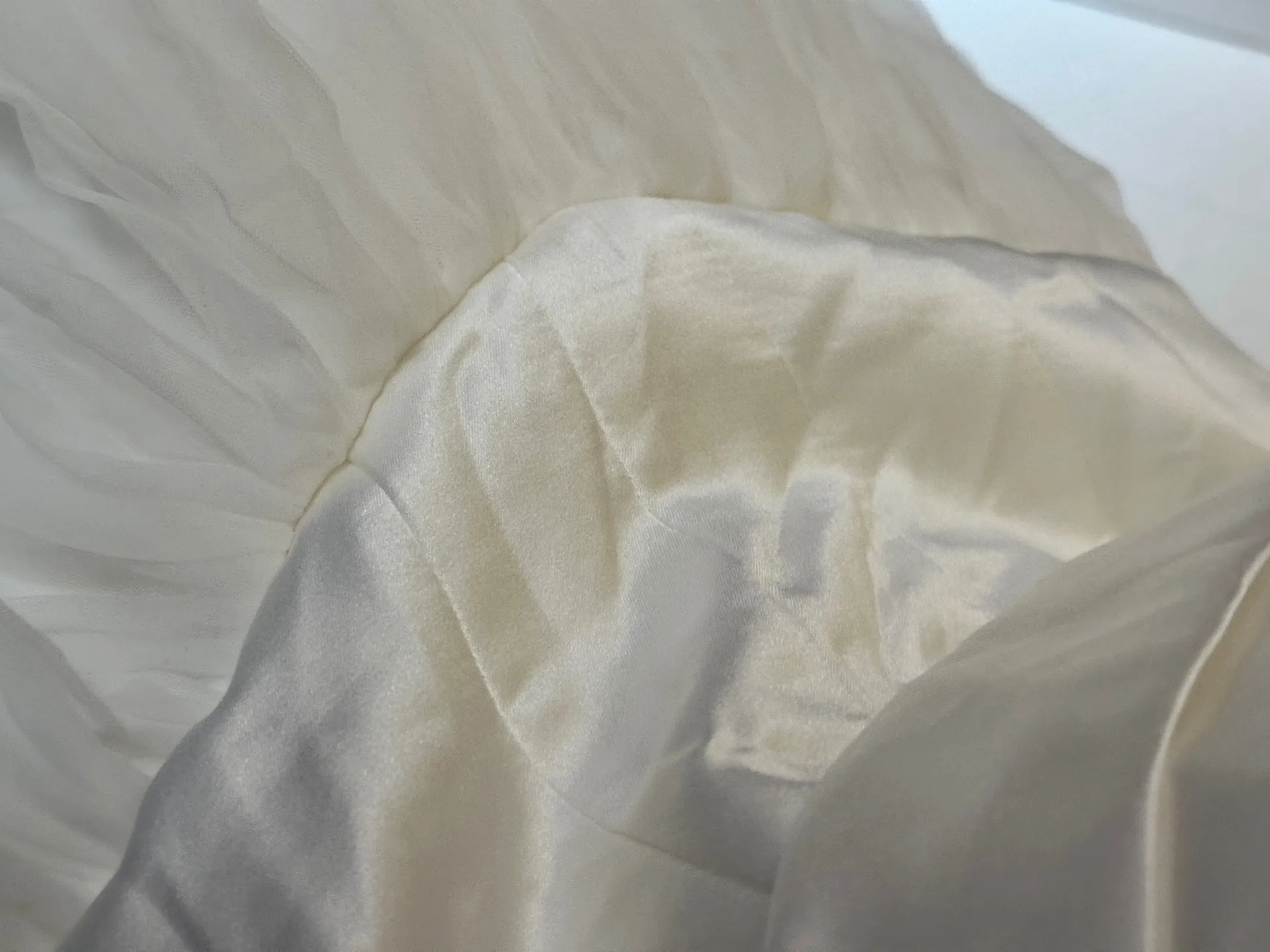 White Wedding dress Size XL - Image 3