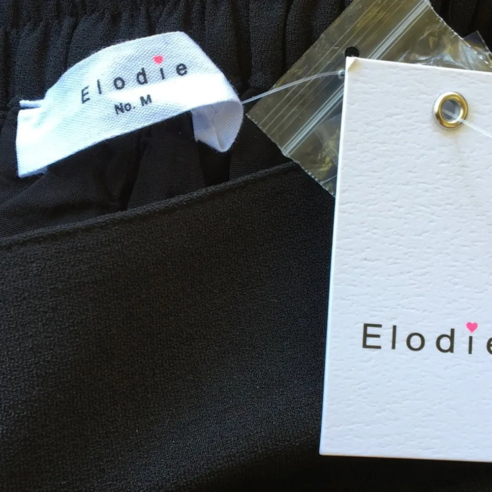 Elodie Tie Waist Pleated Paperbag Shorts Black NWT - Image 4