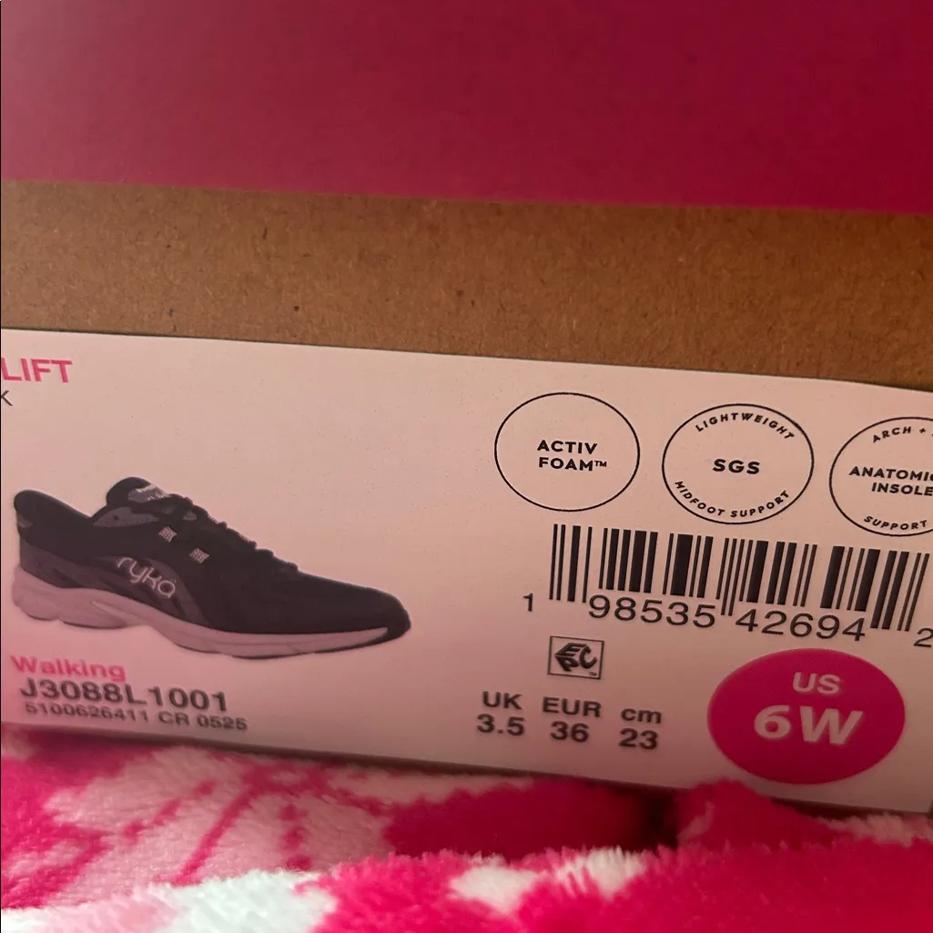 Ryka skylift walking shoes new in box - Image 7