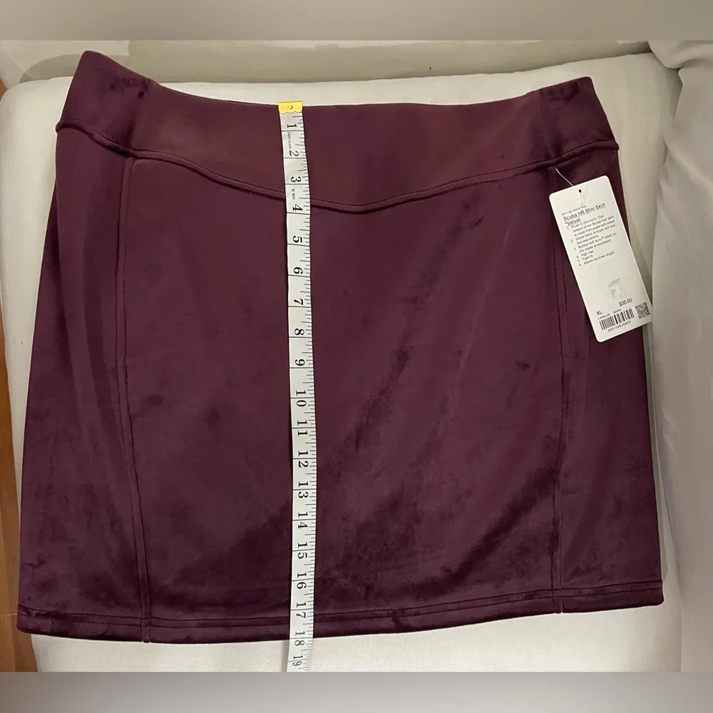 Lululemon NWT Scuba High Rise Velvet Garnet Mini Skirt Size XL - Image 9