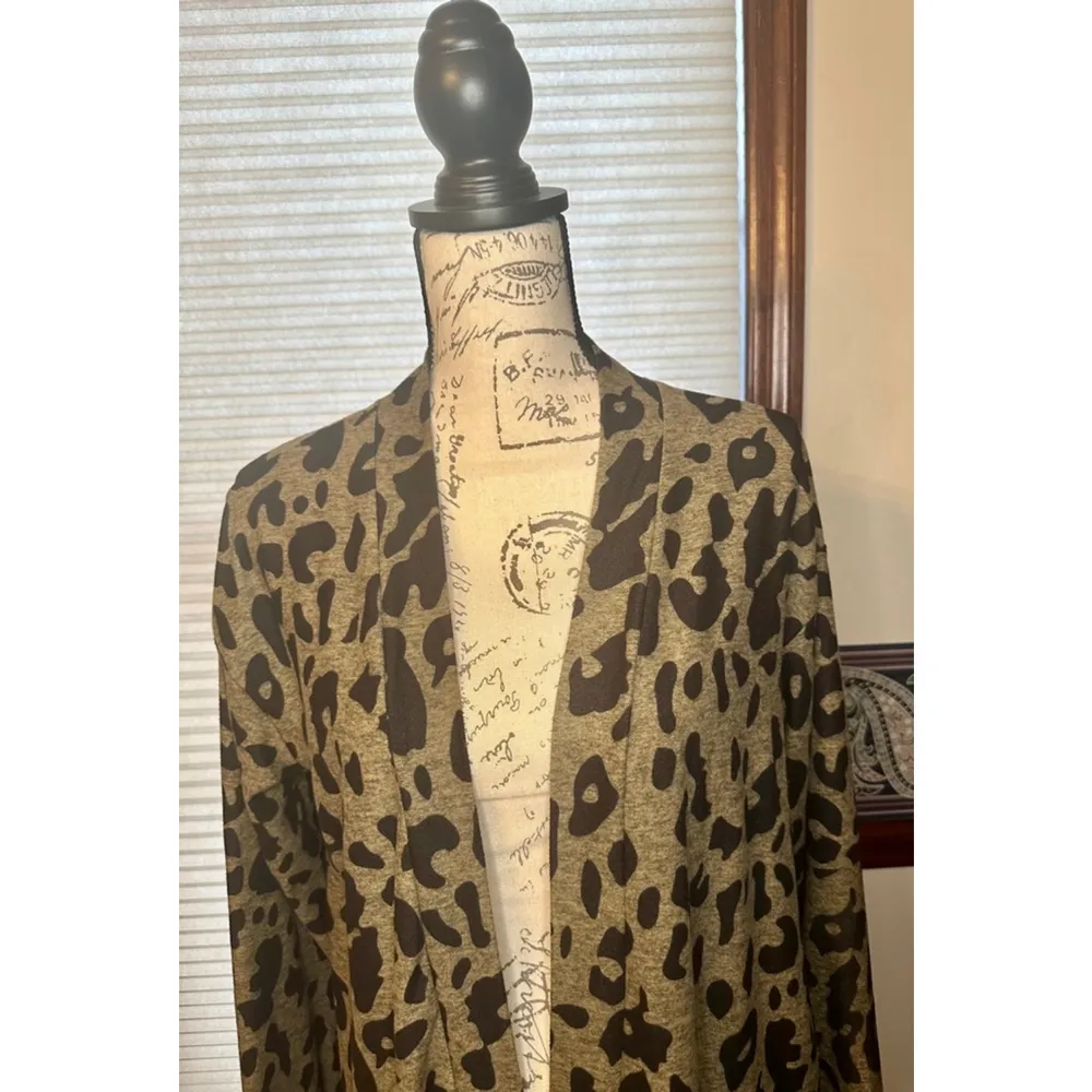 Tickled Teal Large Leopard Open Cardigan Duster with Pockets - Image 2