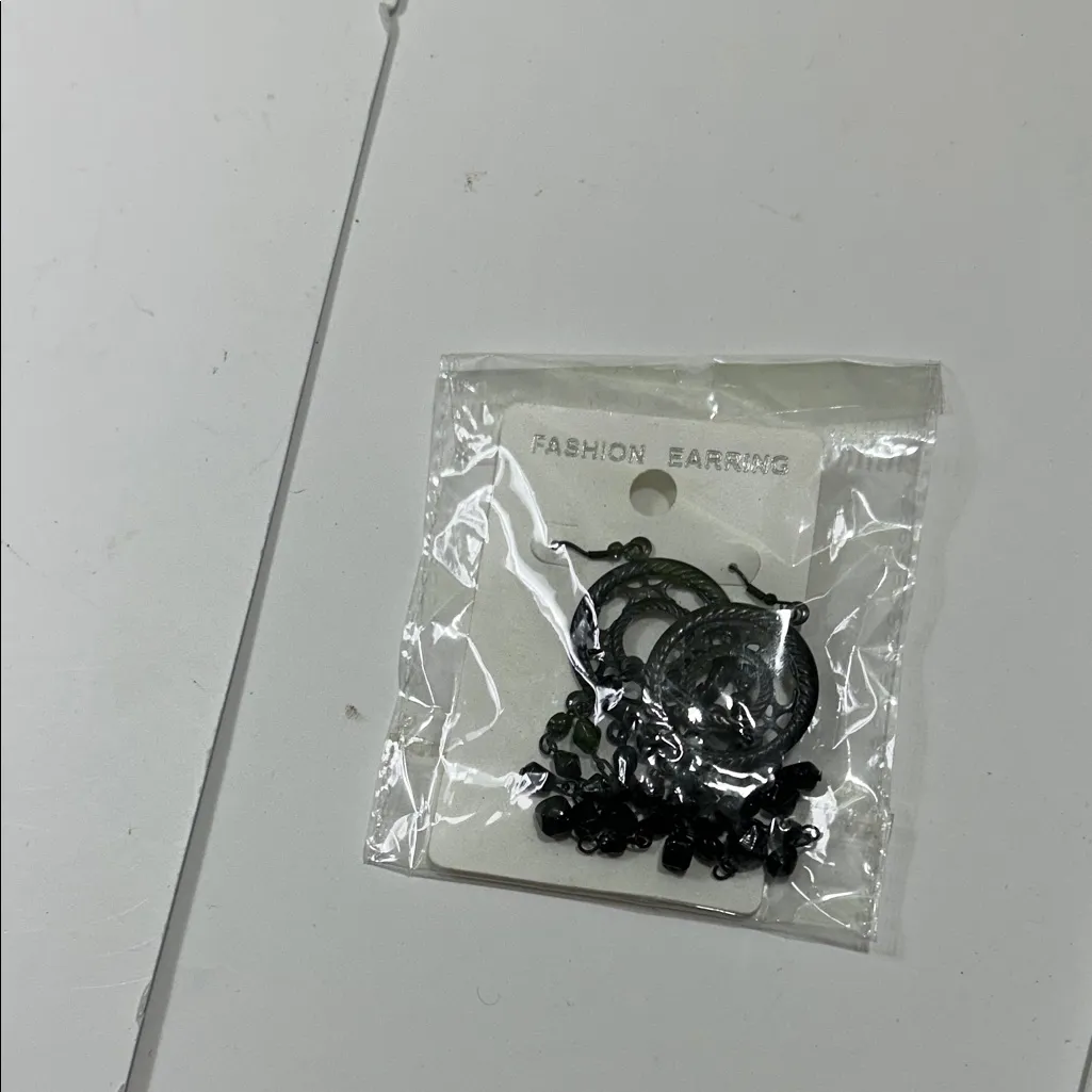 Chic Black Hoop Earrings - Image 10